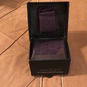 Tie, Hanky and Cuff-Link Set